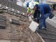 セメント瓦の解体作業