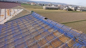 風で飛んだセメント瓦
