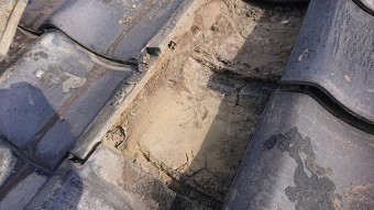瓦下の葺き土