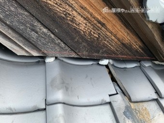下りすぎた破風を切断