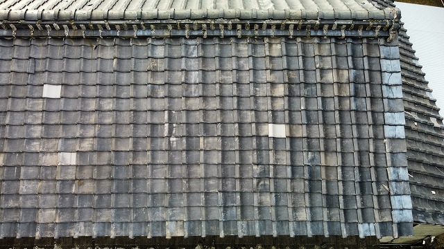 古い瓦の屋根の空撮