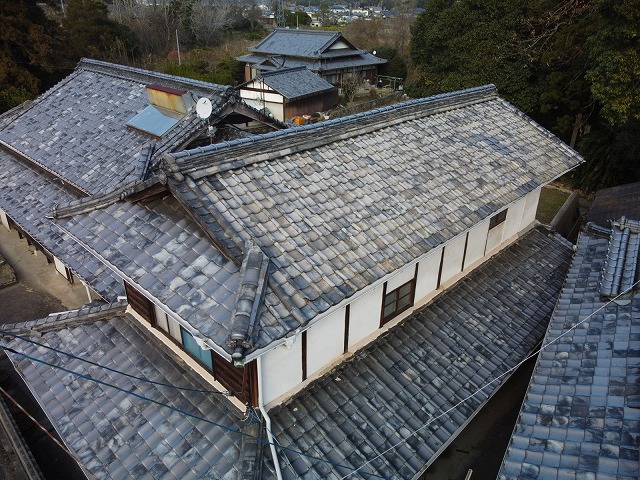 古民家の瓦屋根