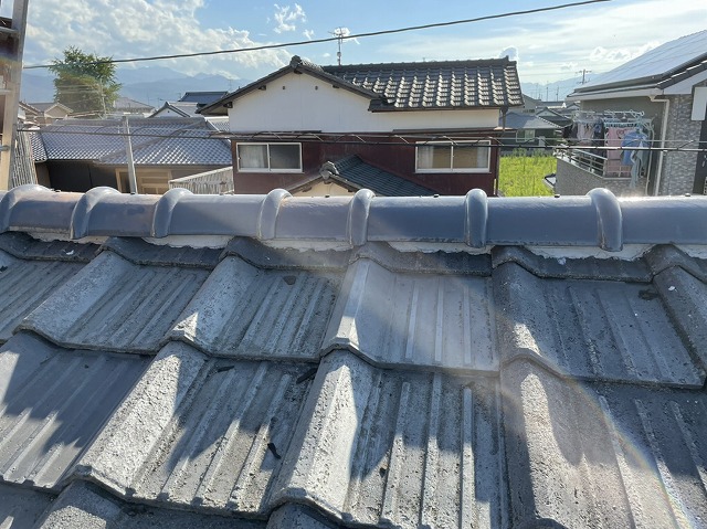 雨漏り修理完了後のセメント瓦屋根