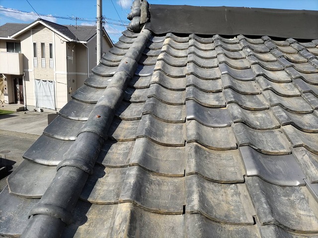古い日本瓦の屋根