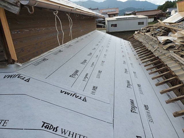 下屋根の防水紙