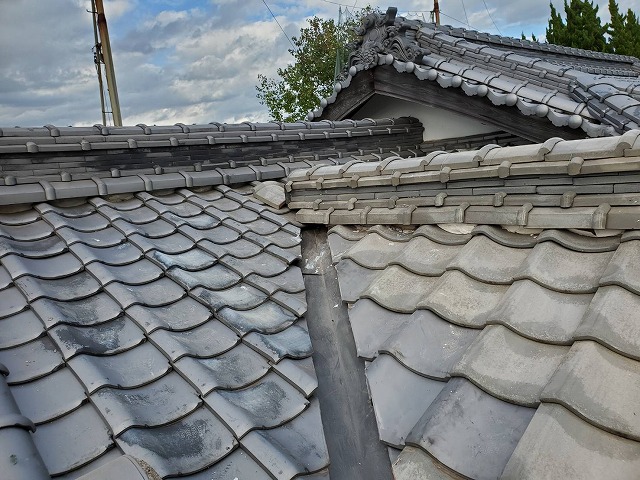 日本瓦屋根の谷板金
