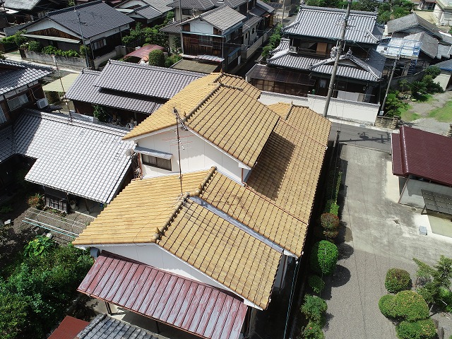 Ｓ型陶器瓦の屋根