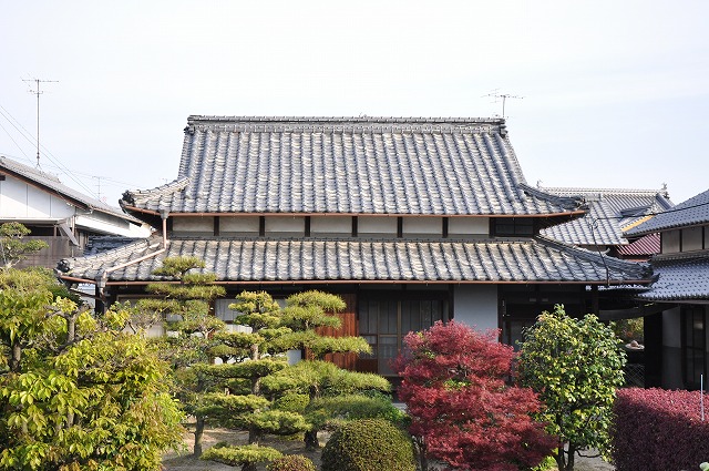 古い菊間瓦の屋根