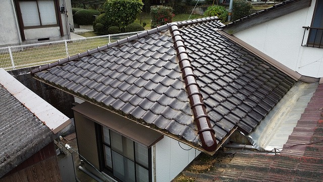 釉薬瓦の屋根